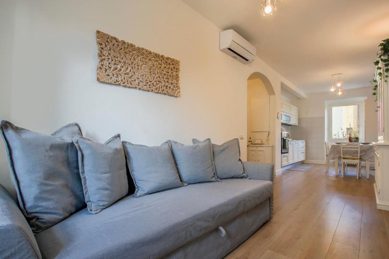 Sanzanobi In Appartement *