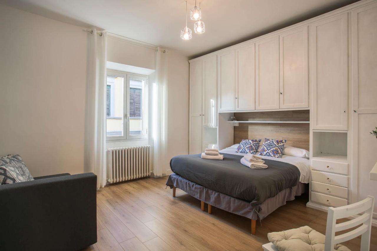 Sanzanobi In Appartement *
